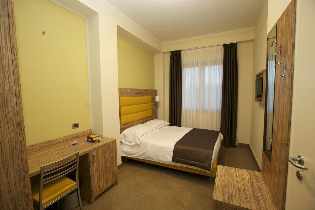 Hotel Giga 3*